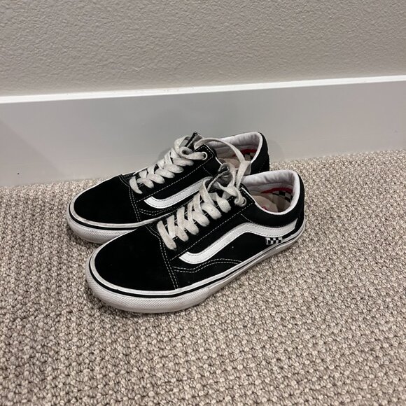 Vans low tops old skool shoe, women's size 7, men's size 5.5 - Picture 2 of 3
